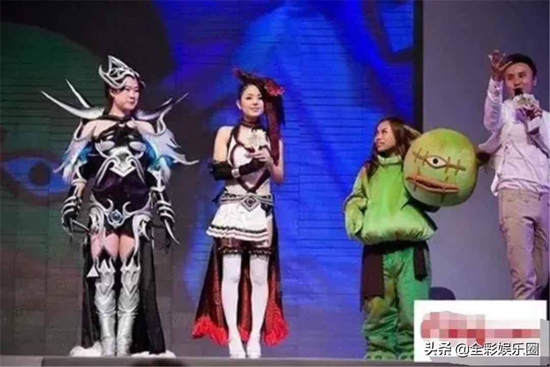 奇奇怪怪的明星合影，我想你一定意想不到，有些合影再也看不到了