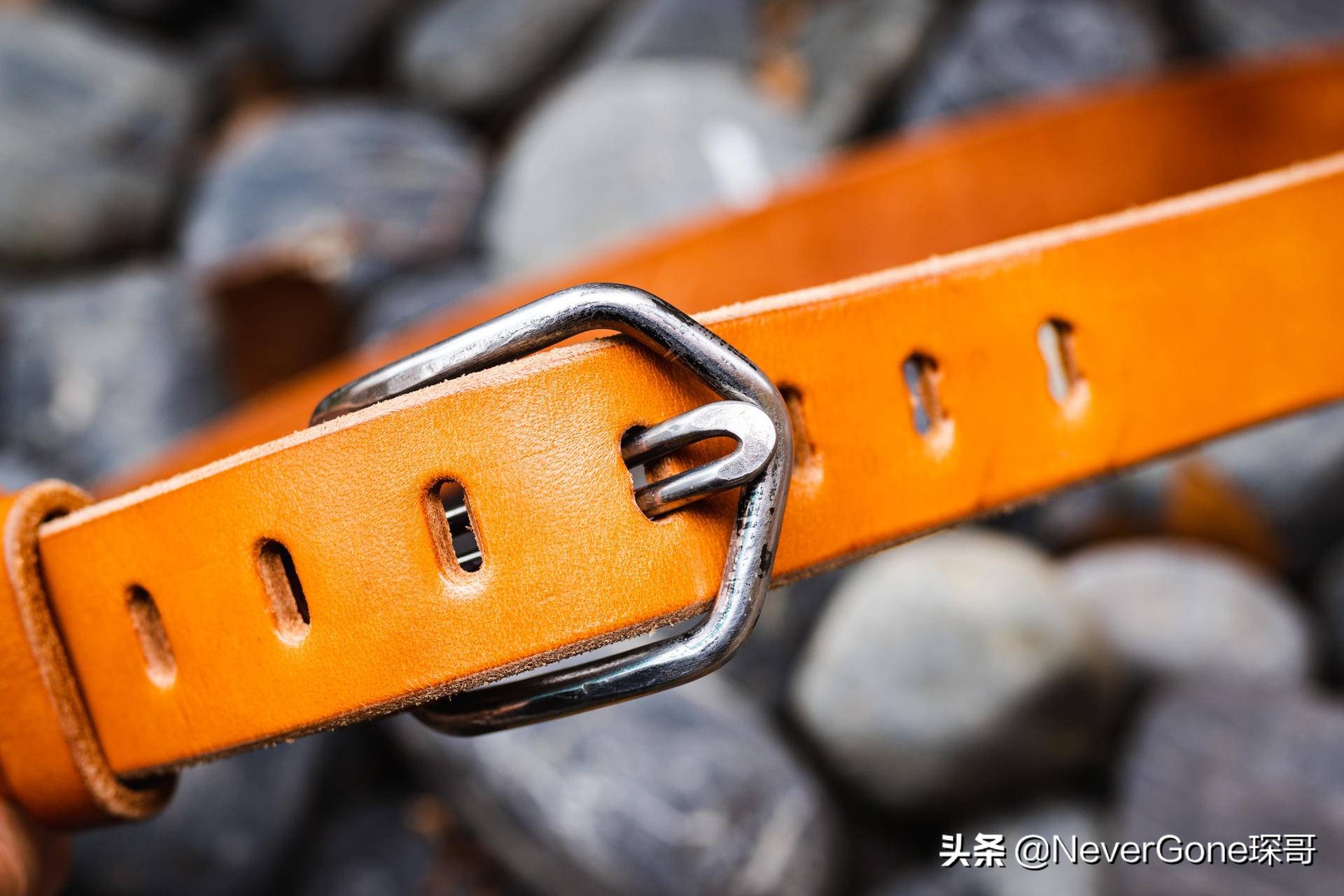 看看皮带扣？Companion Denim赫尔曼橡树植鞣腰带