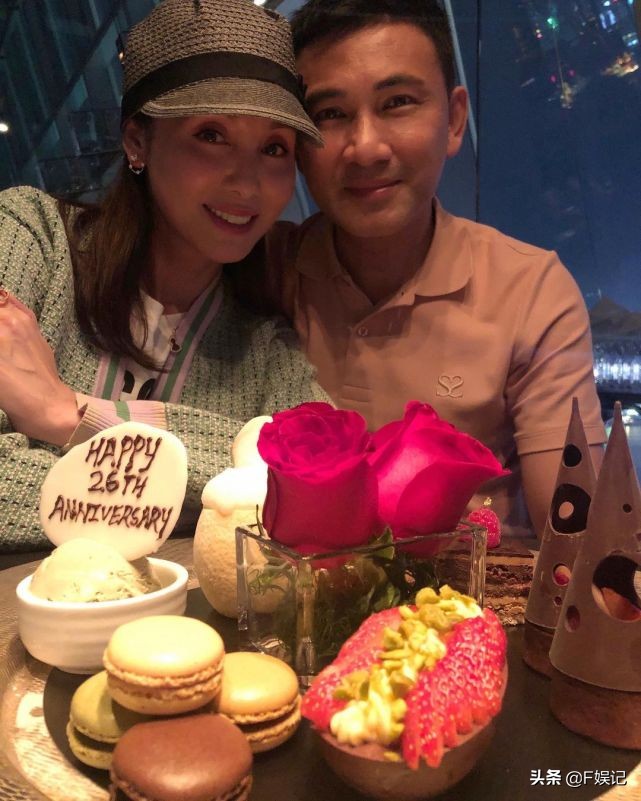 林文龍郭可盈曬恩愛合影賀戀愛26週年攜女兒甜蜜度過紀念日