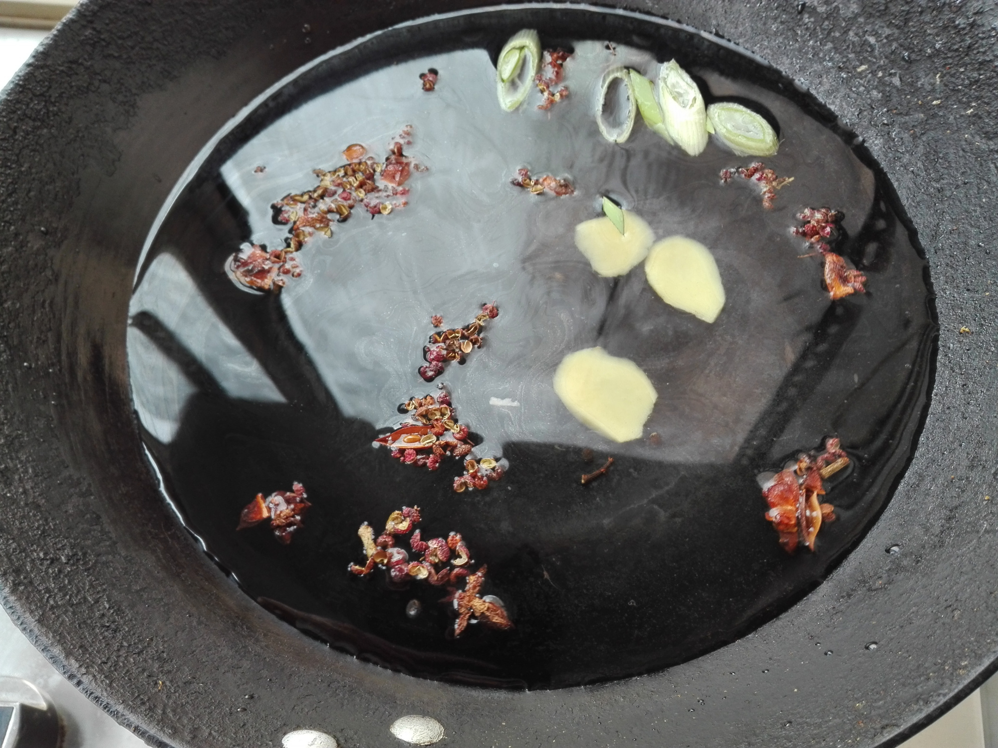 排骨和它是绝配，切成块锅中一煮，汤浓肉香无腥味，营养高又解馋