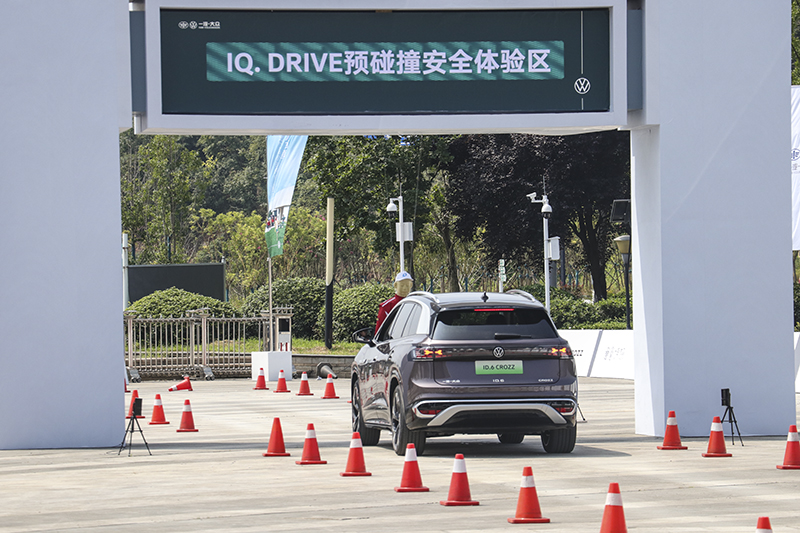 真·"特供车"，操控依然很"燃油"，一汽-大众ID.6 CROZZ抢鲜试驾