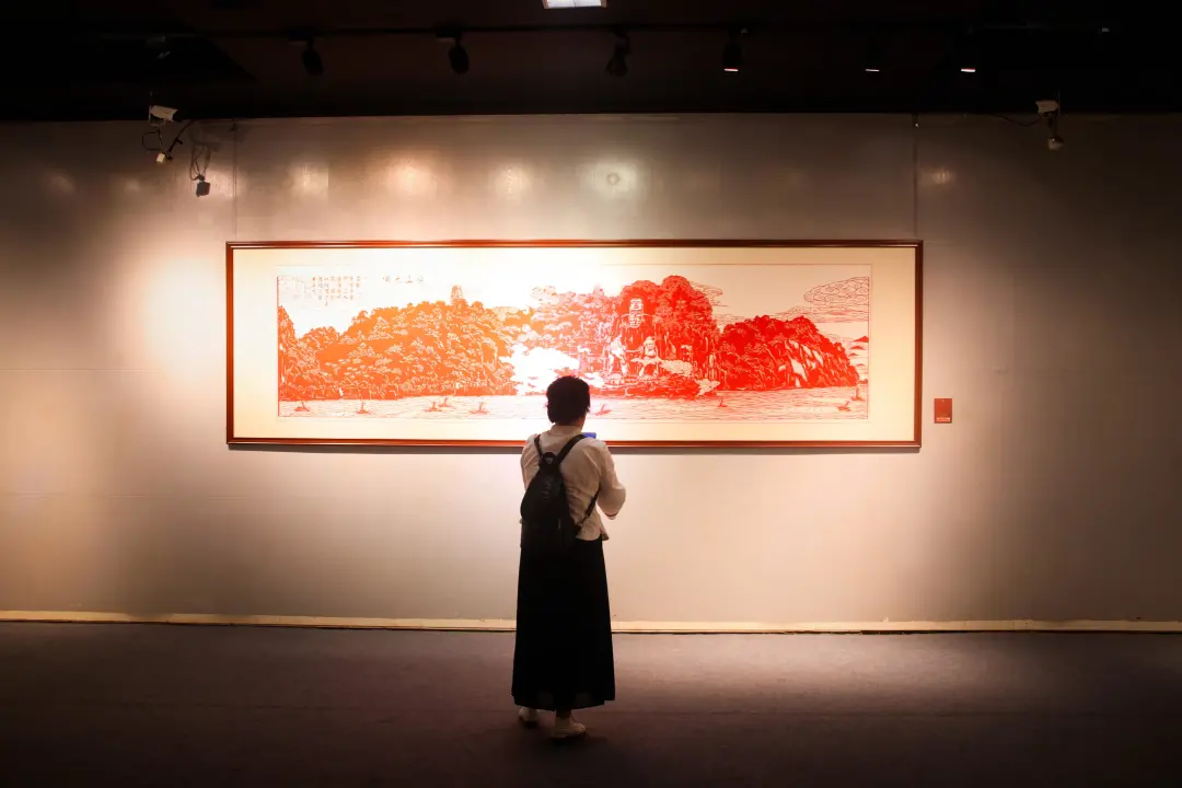 “凌云西岸古嘉州——名家美术书法作品展”在乐山市美术馆开展