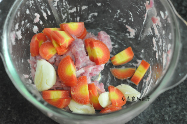 三伏天，多给孩子做豆腐饼，薄皮脆嫩，香软好消化，比肉饼更香