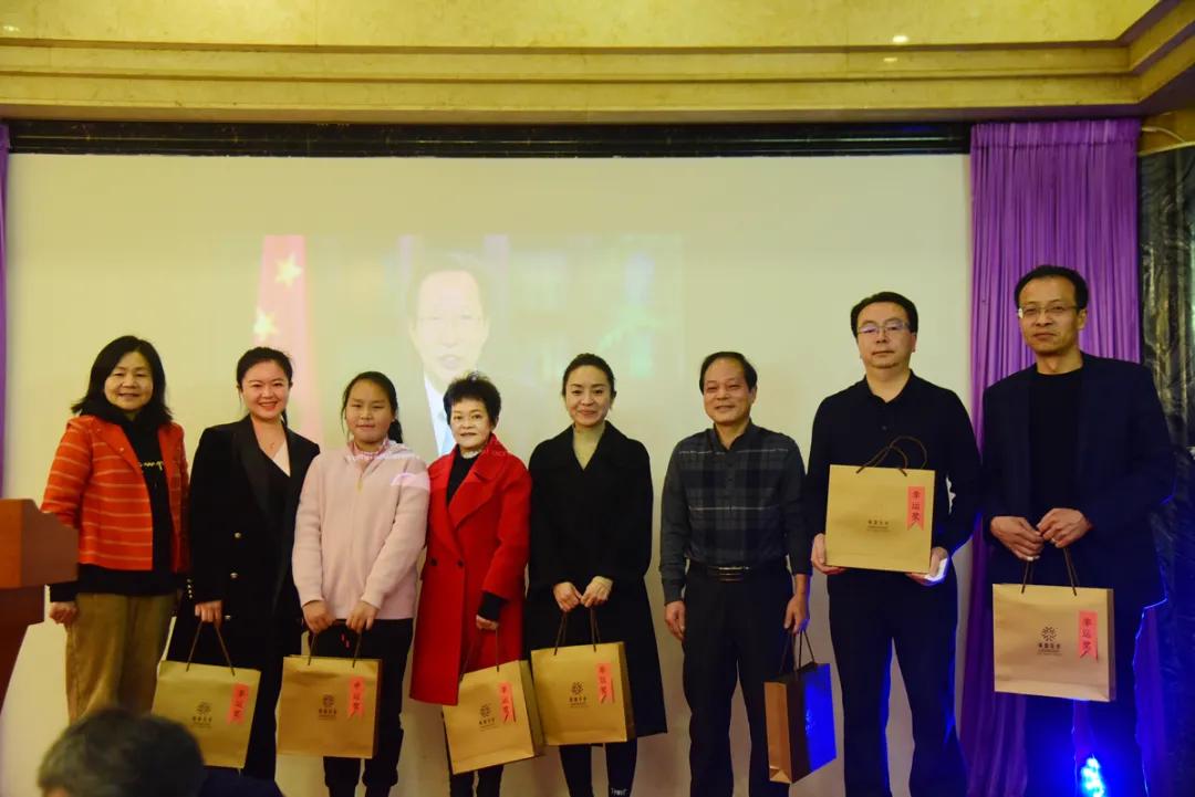 Flourishing contains seed of annual meeting ｜ " rat " not easy, "Ox " turn heaven and earth, 2021 our against the wind and row