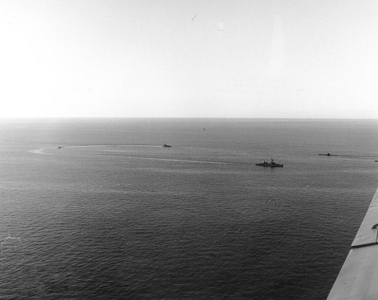 美军长尾鲨号核潜艇惨剧：潜艇被水压压成碎片