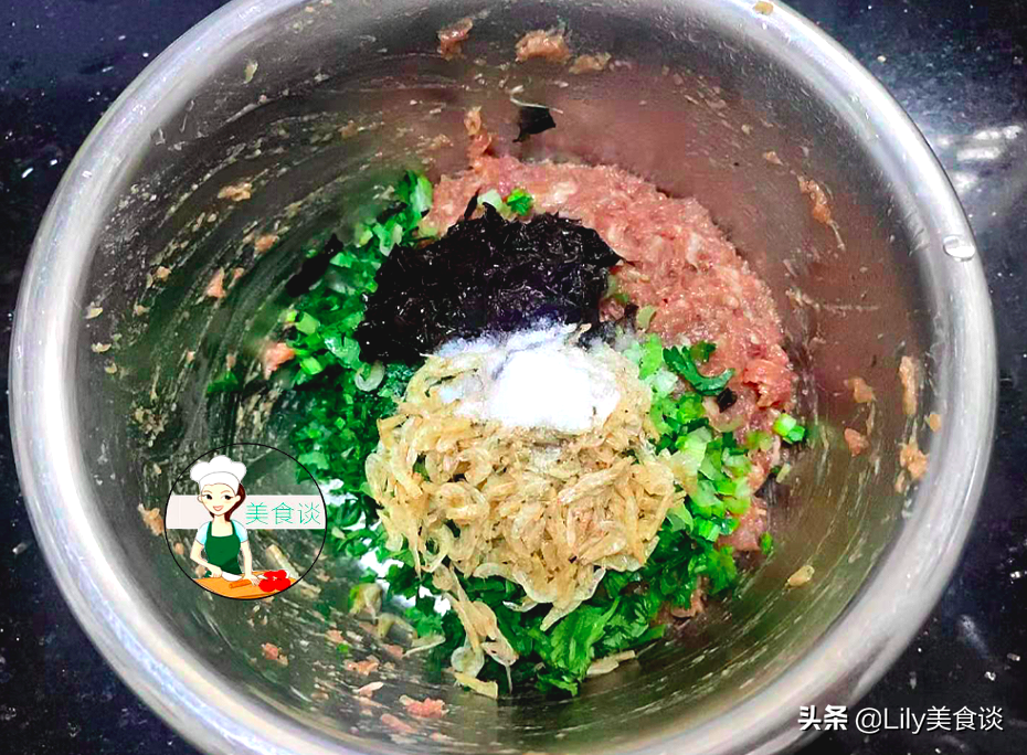 冷天包饺子别再用韭菜了，用此菜鲜甜营养，一咬满嘴爆汁，吃嗨了