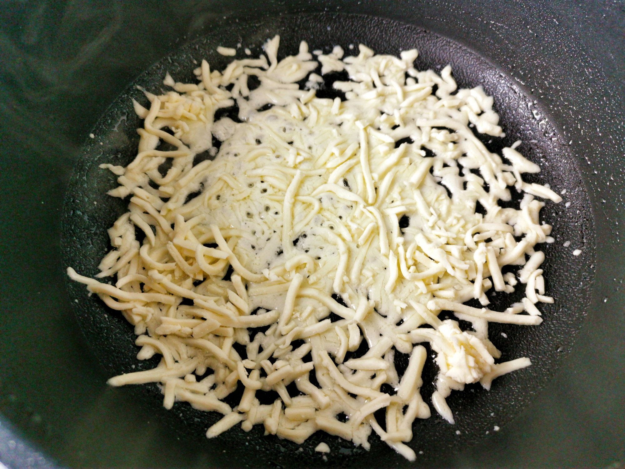 網紅芝士脆皮雞，一口平底鍋就搞定，鹹香酥脆，學會不用點外賣了