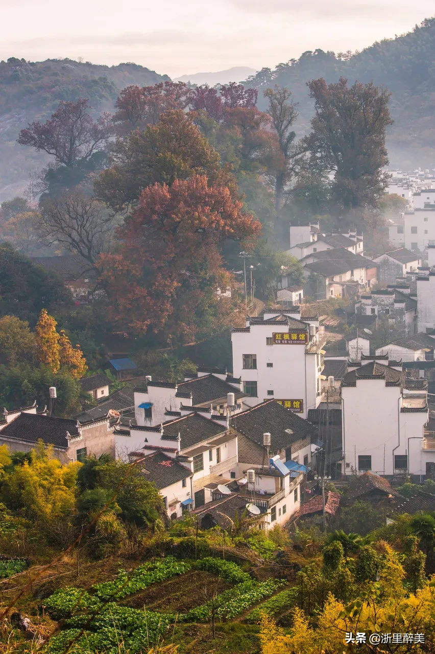 10 ancient towns with beautiful autumn colors, if you are tired, go to stay for a few days
