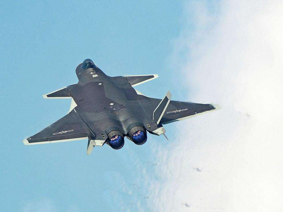 美式战机喷红火，苏俄战机喷蓝火：哪家战机性能更强呢？