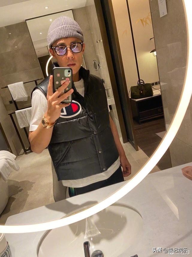 Du Chun head basks in husband and wife to close according to, guanxuan is new put together art: Taking wife to play together! Newly-married wife is very beautiful