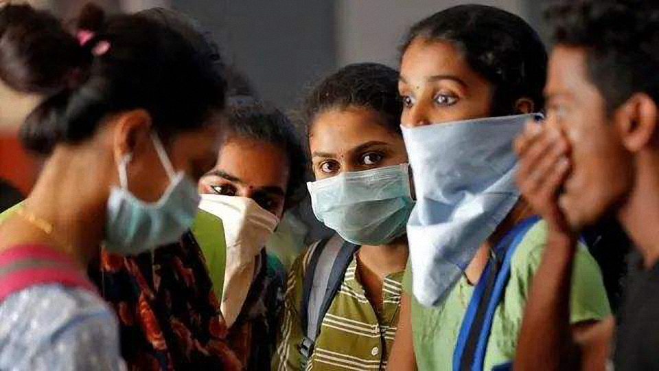 国际疫情｜印度疫情告急，病例暴涨几十倍，关键时刻中国伸出援手