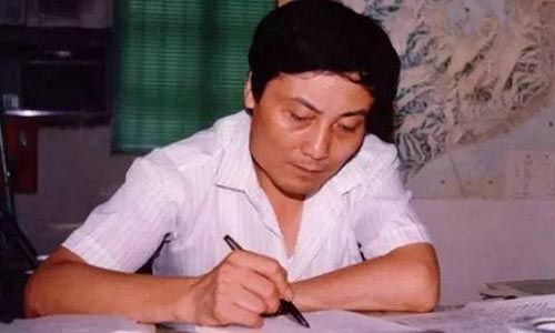 摆过摊的大富豪都卖什么？马云卖内衣，任正非