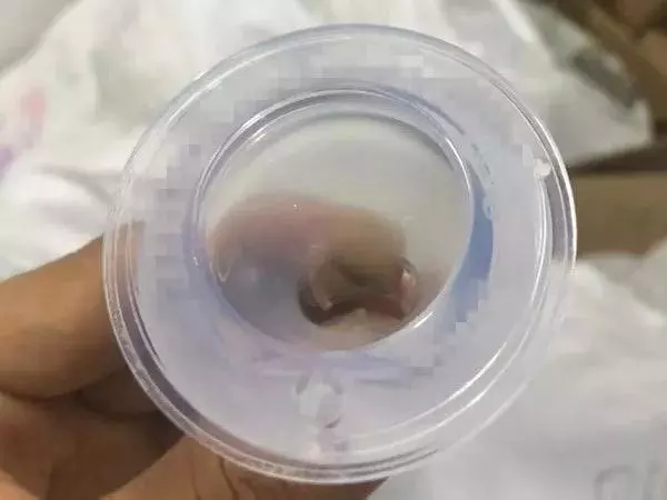 快扔!这款奶嘴化学物质超标!宝宝吸它等于“吸毒”