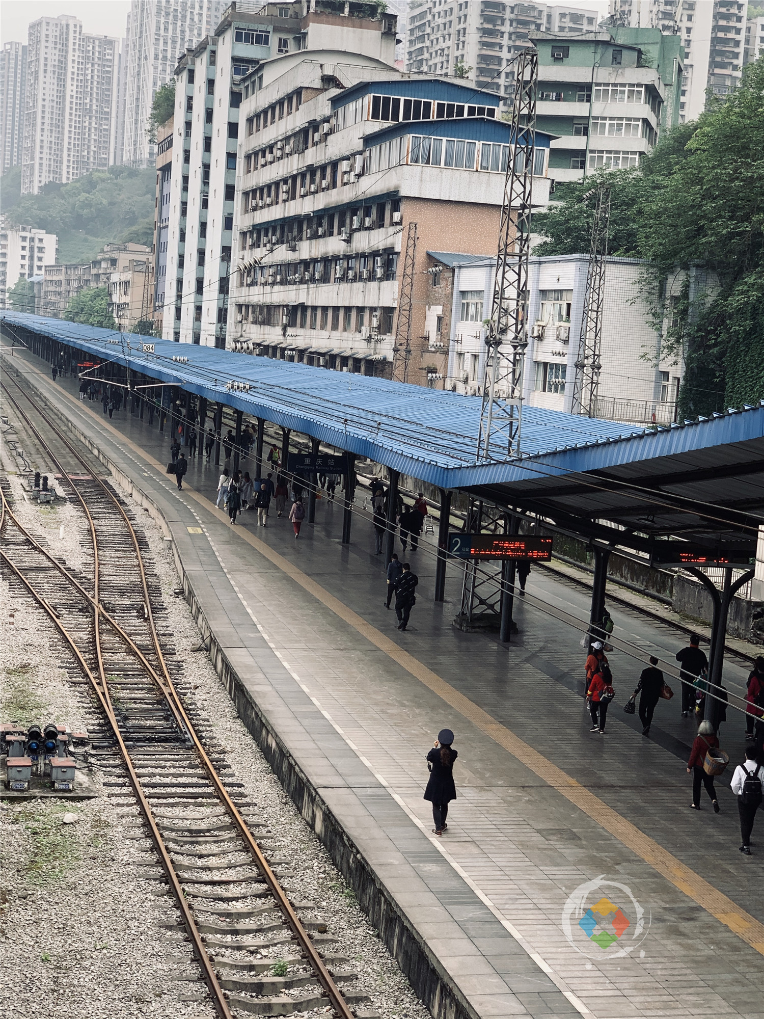 重庆市内旅游攻略：在菜园坝坐火车，10分钟后到站，5元玩一天