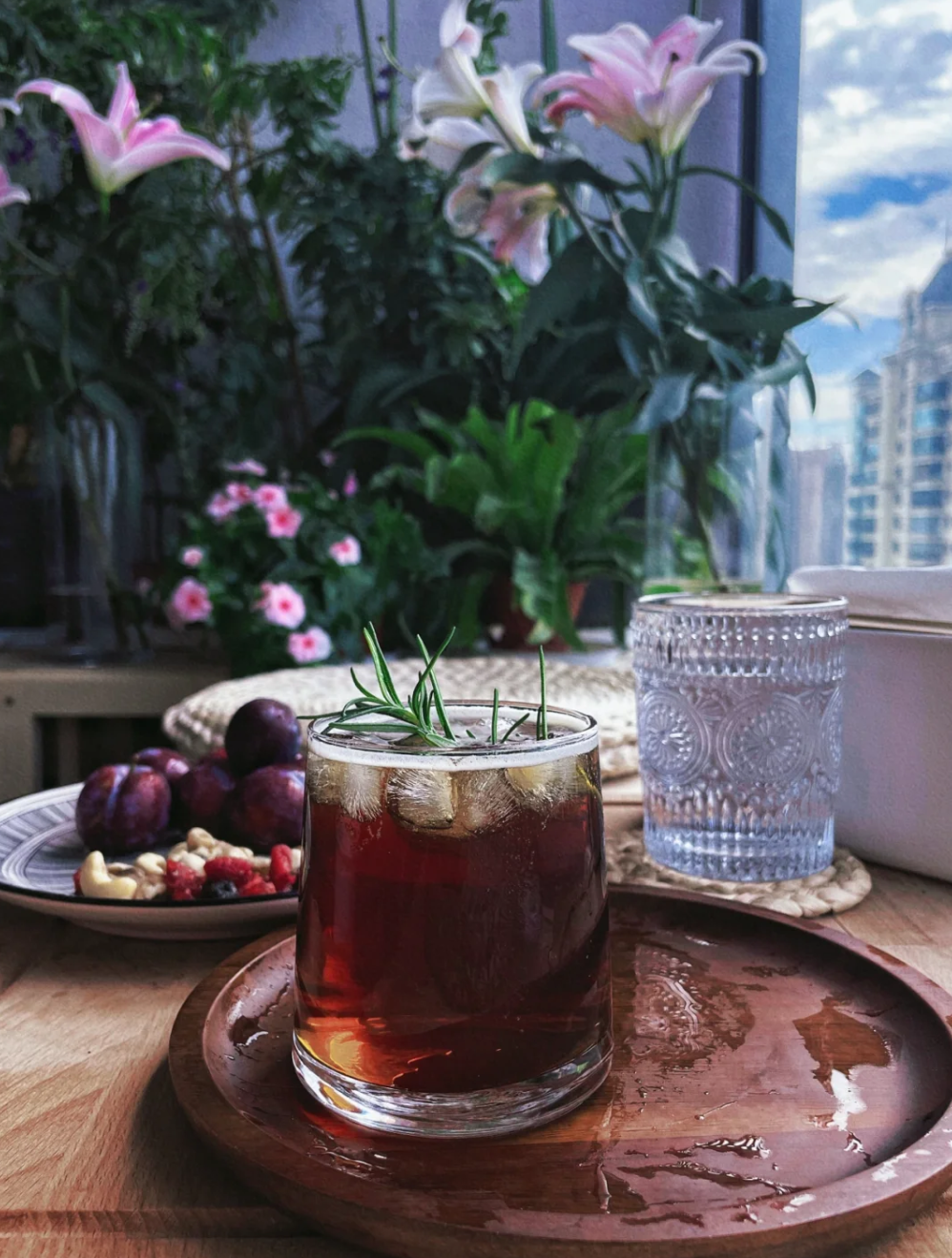开放式阳台or封闭式阳台?各有利弊:阳台到底封不封? 开放式阳台or封闭式阳台?各有利弊:阳台到底封不封?