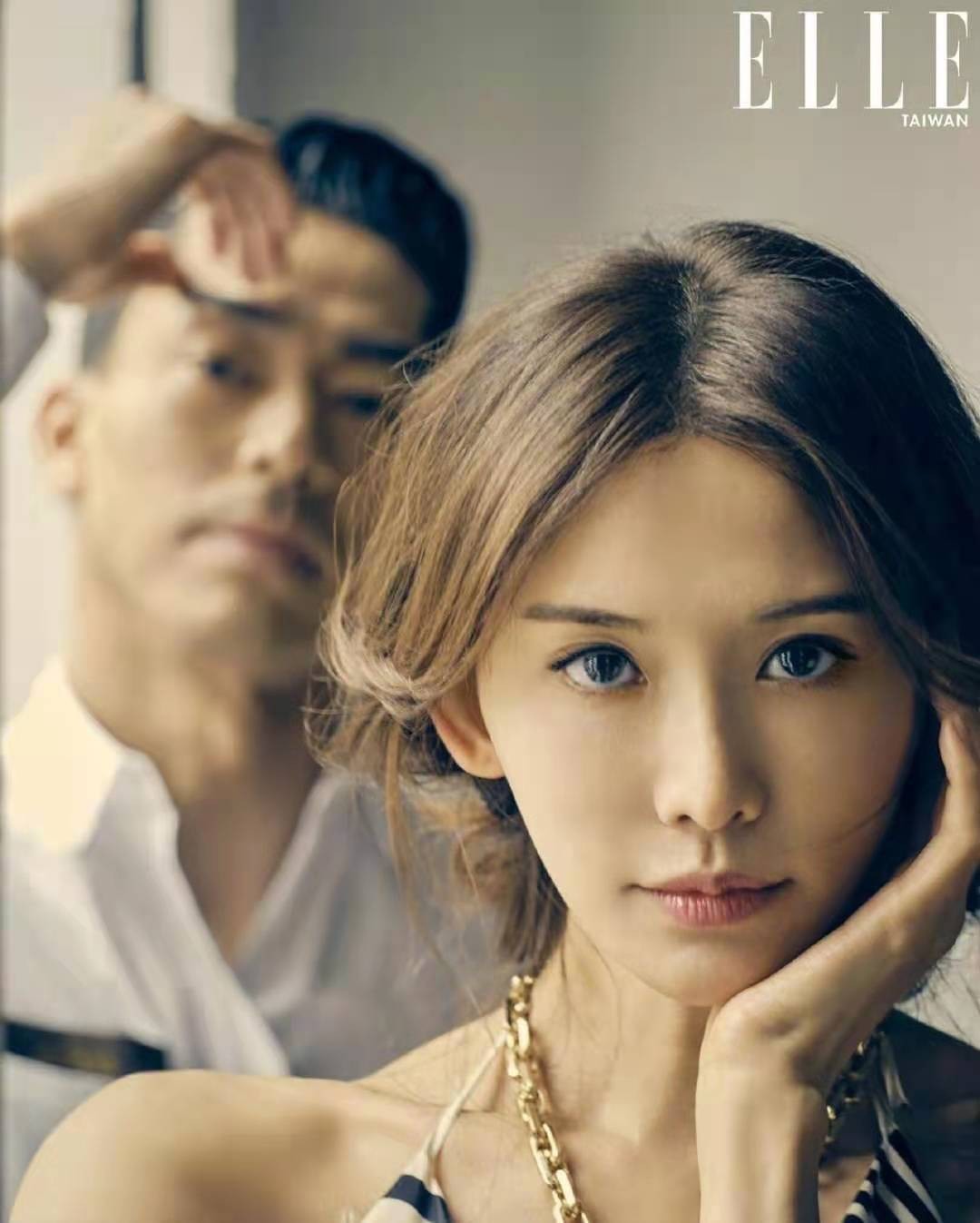 林志玲不當女神變嬌妻！ 穿露背裙玩性感身材惹火，夫妻合體超甜蜜