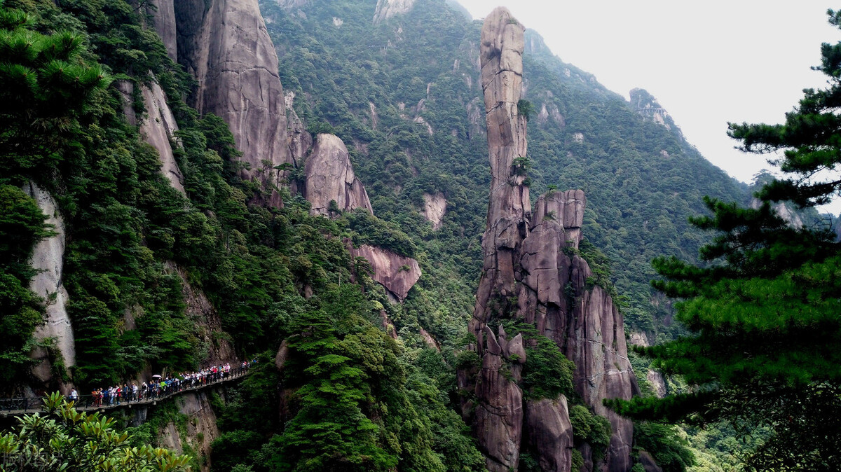 一生必去的10座低调名山，风景不输三山五岳，比佛、道教名山都美