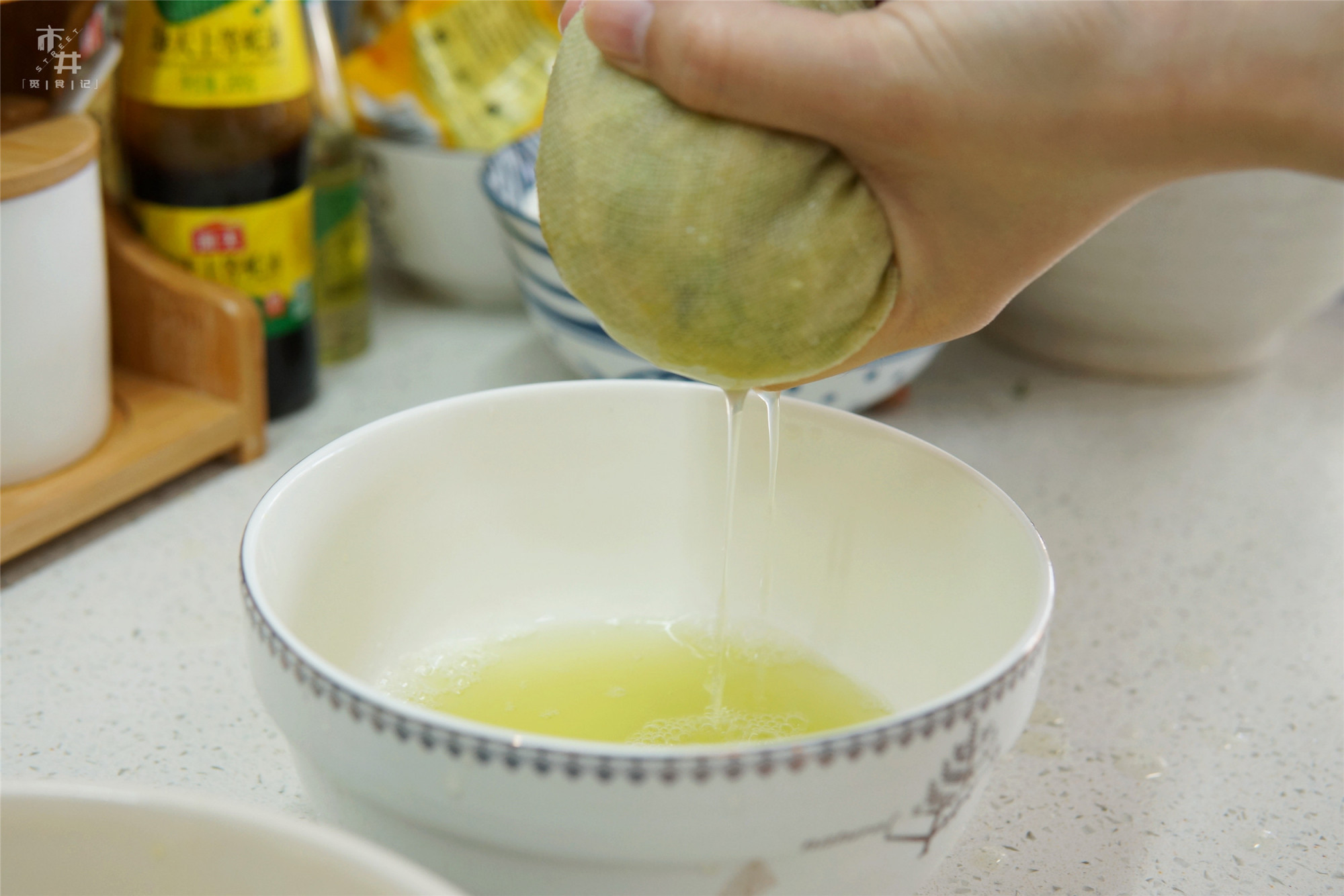 夏天别吃肉饺子了，这2种蔬菜特水嫩，包饺子清