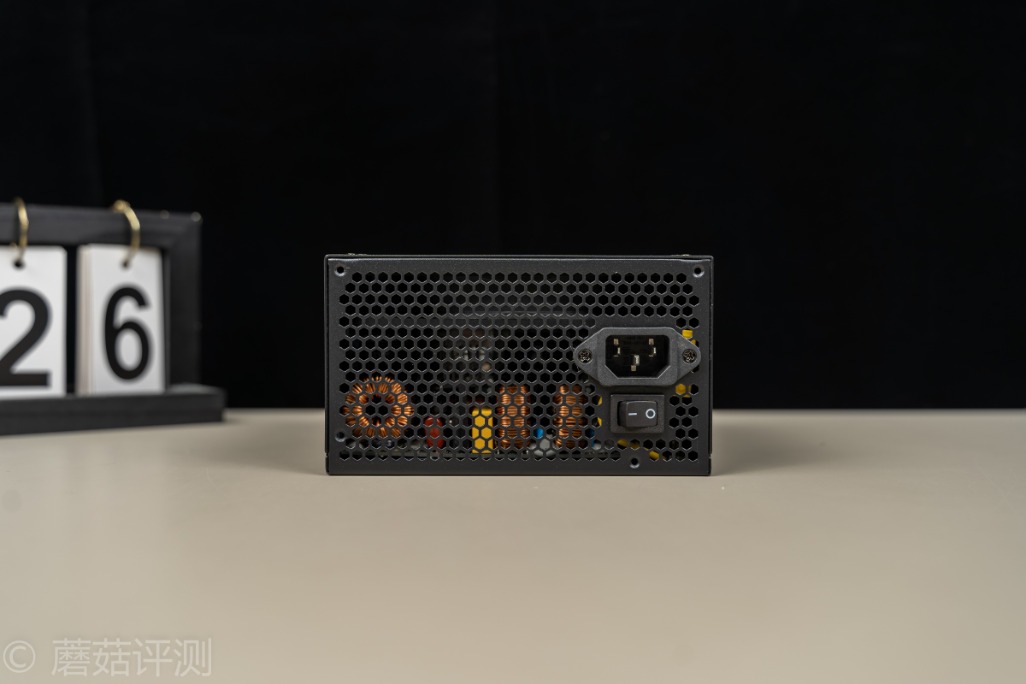 外观精致，体验出色、爱国者电竞600金牌全模组电源 评测