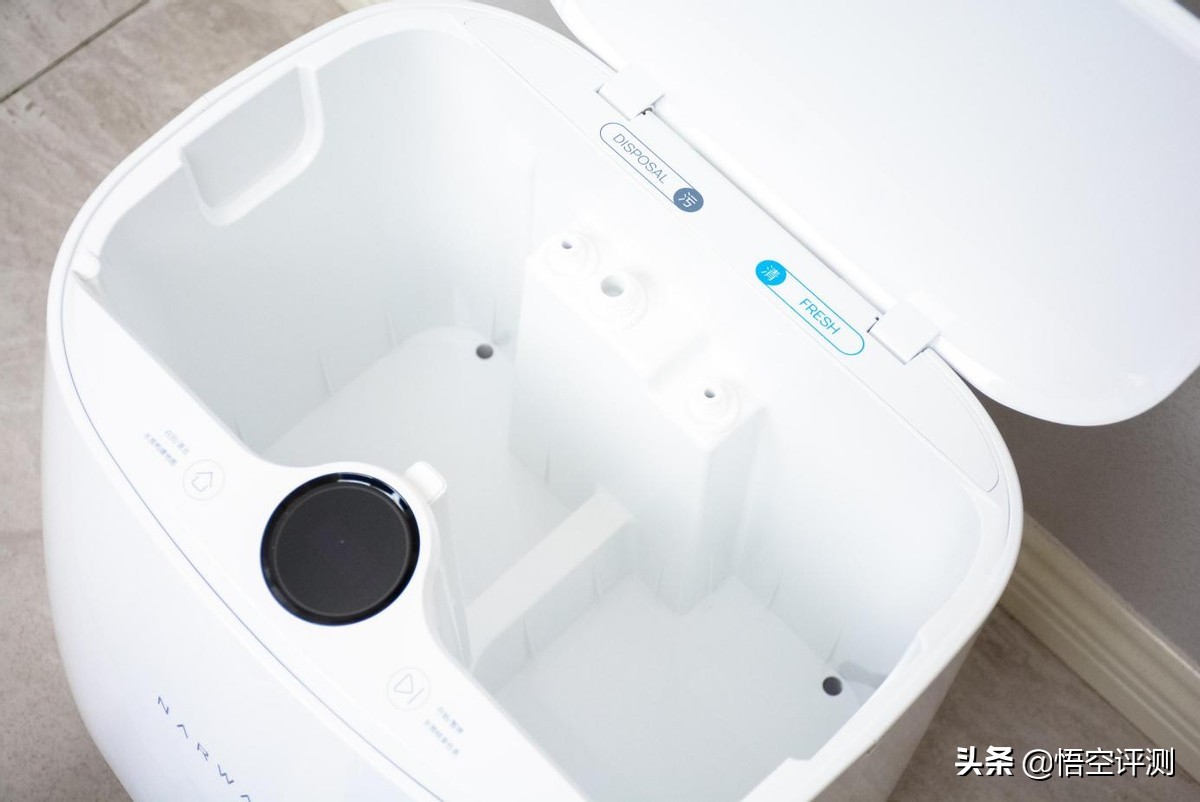 满满黑科技的机器人：云鲸小白鲸拖地机器人评测，自动清洗拖布