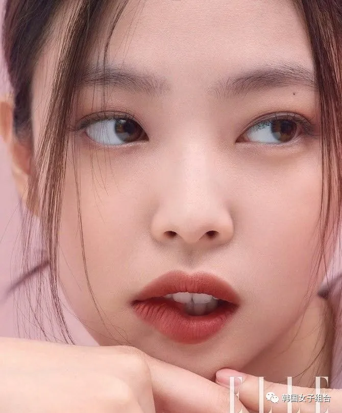 大家很喜欢的,这位女团爱豆的眉下痣
