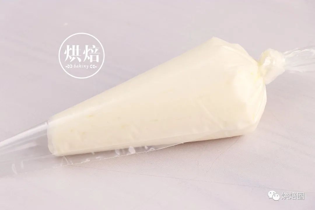 家里小孩最喜欢的酸奶蛋糕砖 夏天吃一点都不腻 冰冰凉 超过瘾