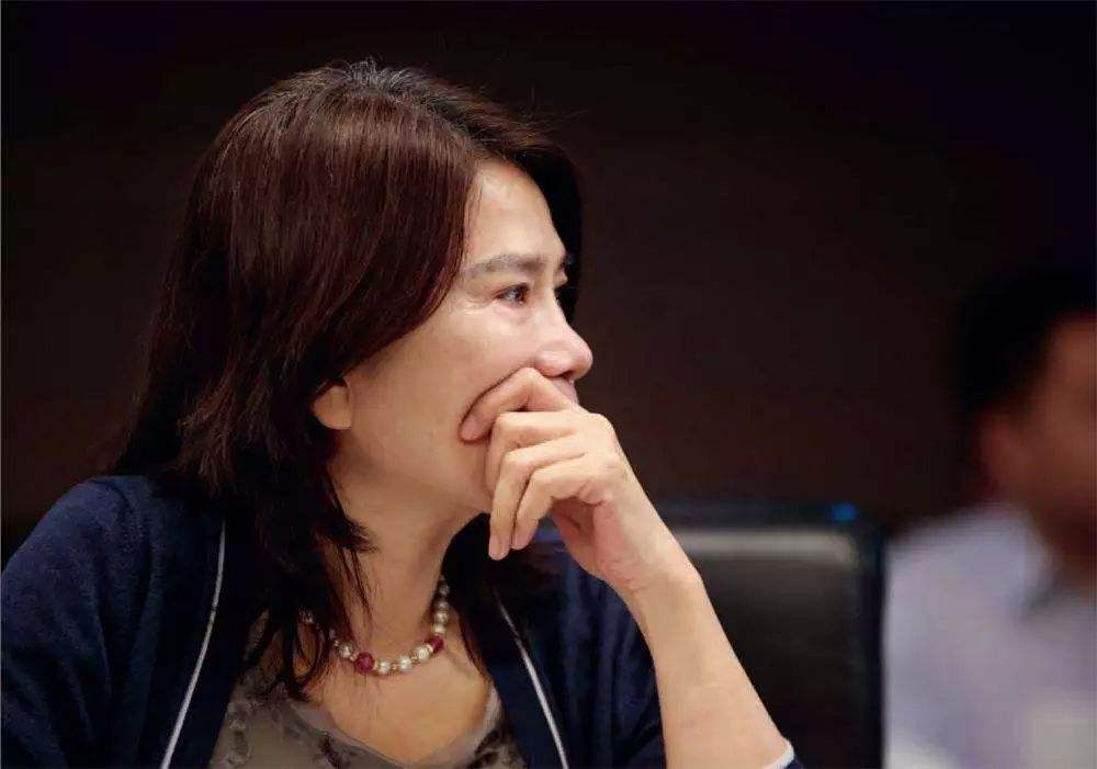 雷军抛出一块钱的赌注，董明珠反将一军：我跟