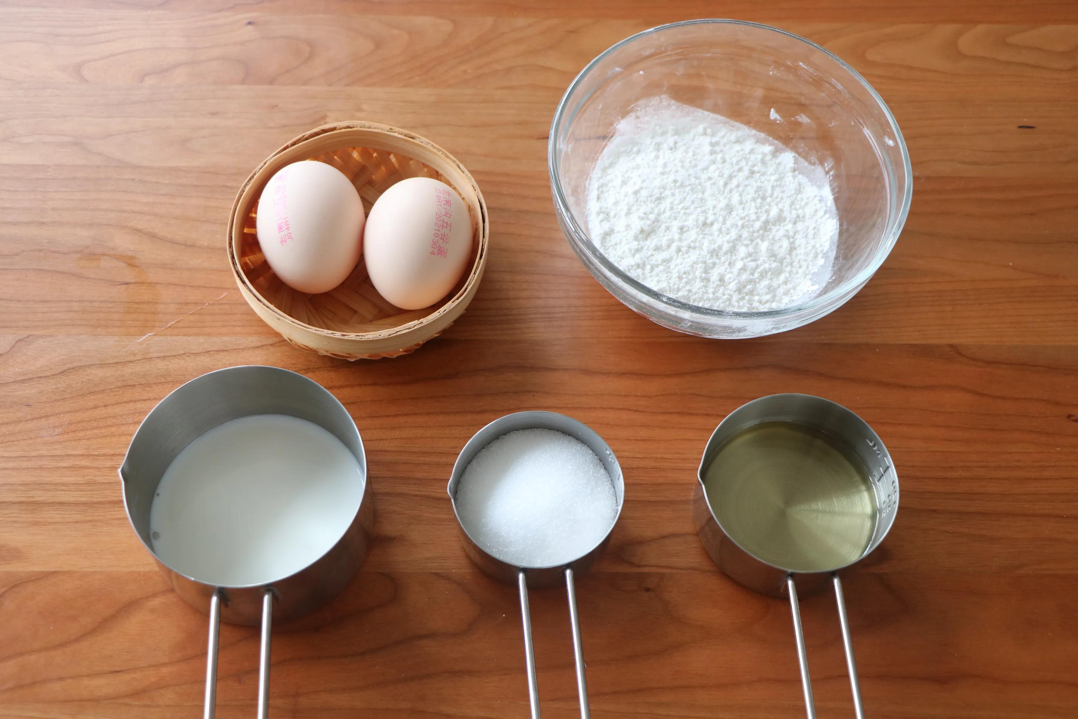 戚風紙杯蛋糕，不開裂不回縮，擠上入口即化的奶油，顏值高又好吃