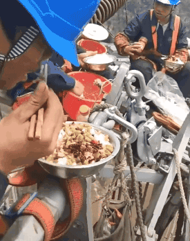 “为什么要喊奥利给？”爆火背后，我看见了成