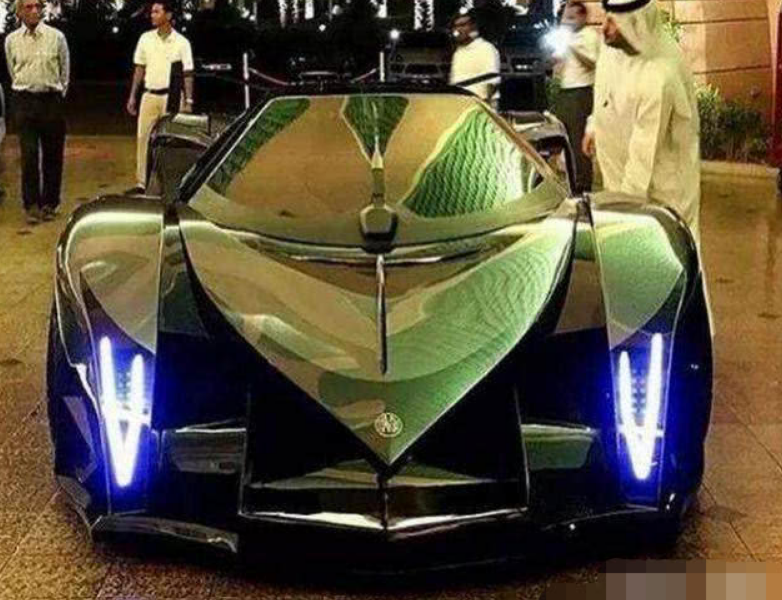 迪拜王子的跑車，花5億重金打造，能和飛機比速度，全球僅1台