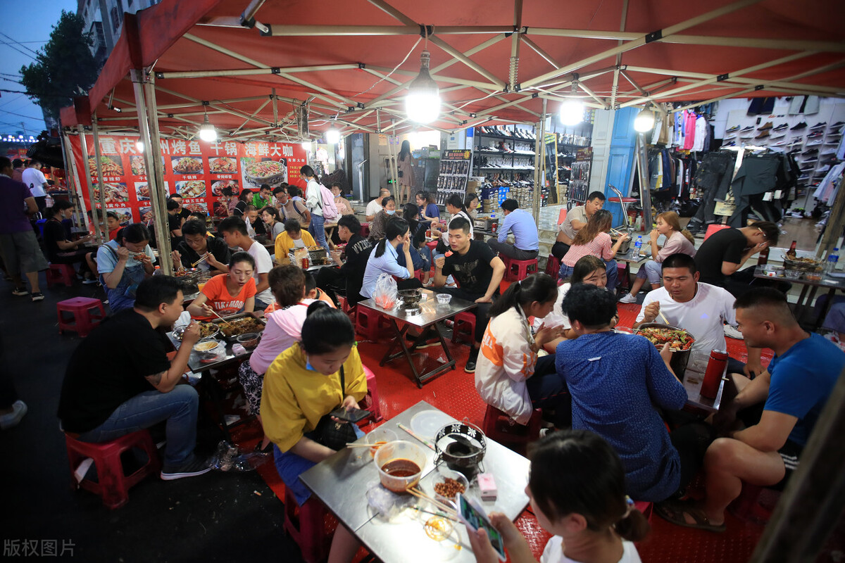 山东一家烧烤店，利用“美色”做营销，一年盈利113万，值得学习