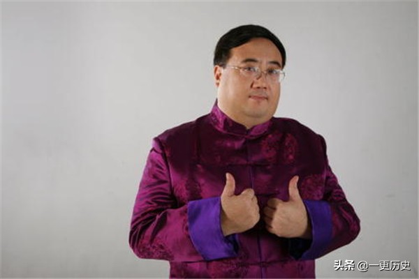 女歌手那英，原名叫叶赫那拉英，是慈禧太后的