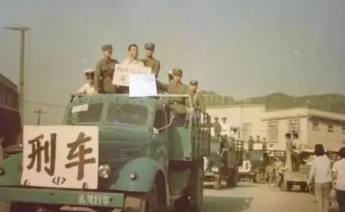 中俄列车被劫，请俄方黑帮出面，100人被捕，竟