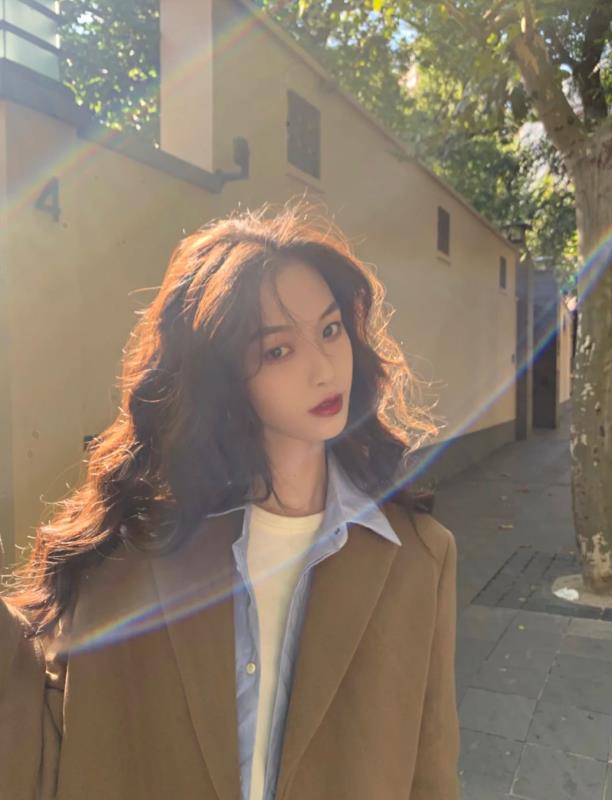 冬季超火卷发大合集，云朵卷显气质，泰迪卷复古，看你适合哪款？