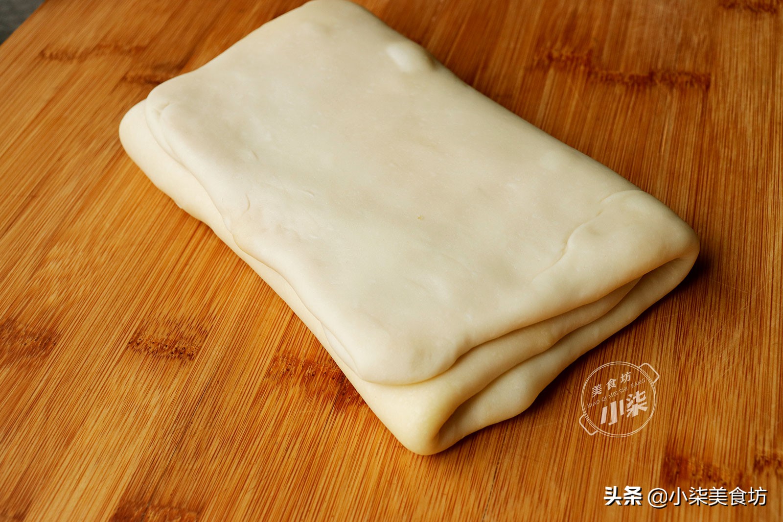 一口酥，做法简单无难度，外酥里软一口一个，越吃越香，太解馋了