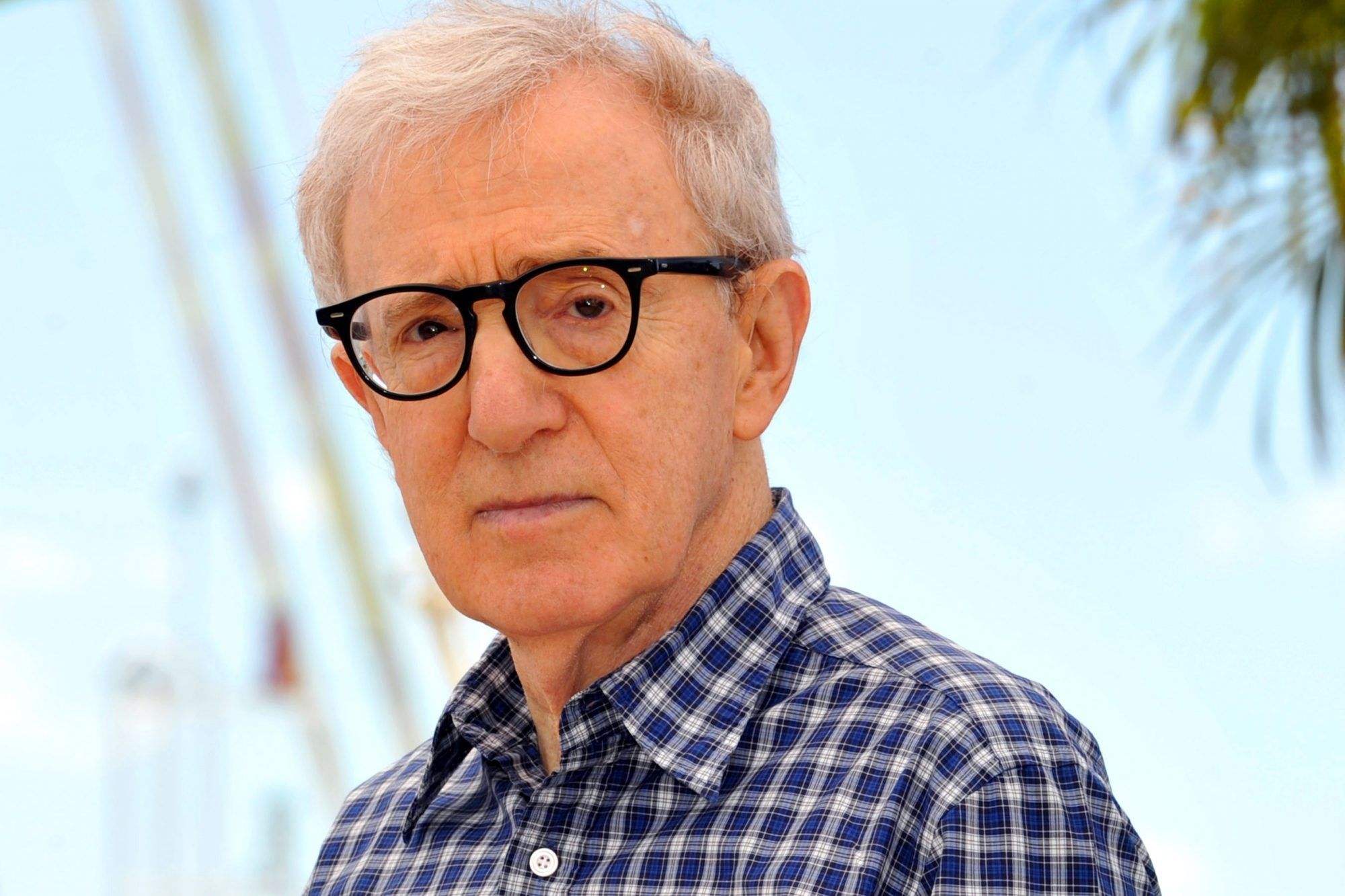 Kiss a son accuse, marry inferior descendants foster daughter, why are global filmdom and Hollywood still adoring him? 