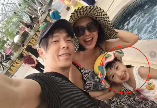 孩子撞脸明星！李荣浩也有分身了，朱茵女儿完全是翻版邱淑贞