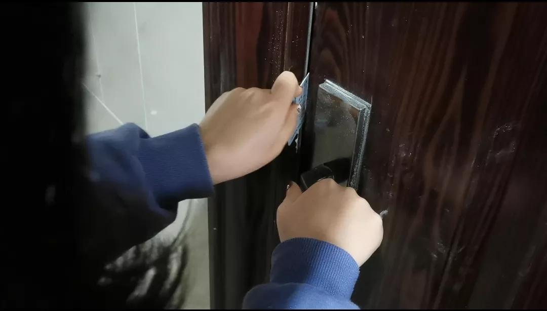 成都惊现“柱子房”？奥园广场精装公寓问题百出，业主直呼退房