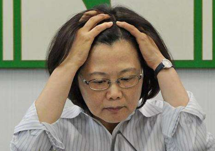 讓蔡英文失望了！兩天之內(nèi)解放軍一南一北駛?cè)肱_(tái)海，信號(hào)明確