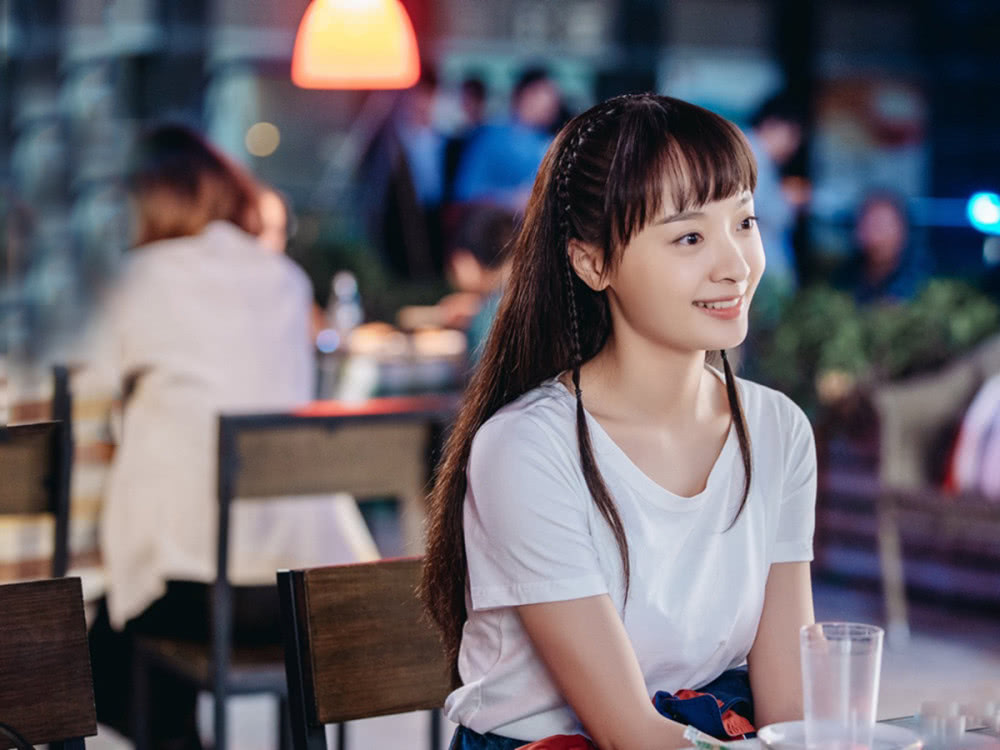官宣恋情仅62天后，她就承认了当妈的身份，才28岁，结婚了吗？