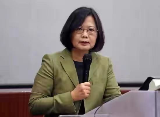 收复台湾正当其时！辽宁舰航母编队绕台，既是