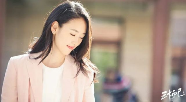 被前男友暴打、星途黯淡多年，“美强惨”女星