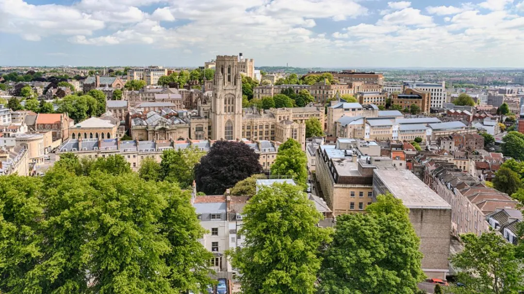 6所英国大学秋季开学、延期、语言课、隔离政策更新