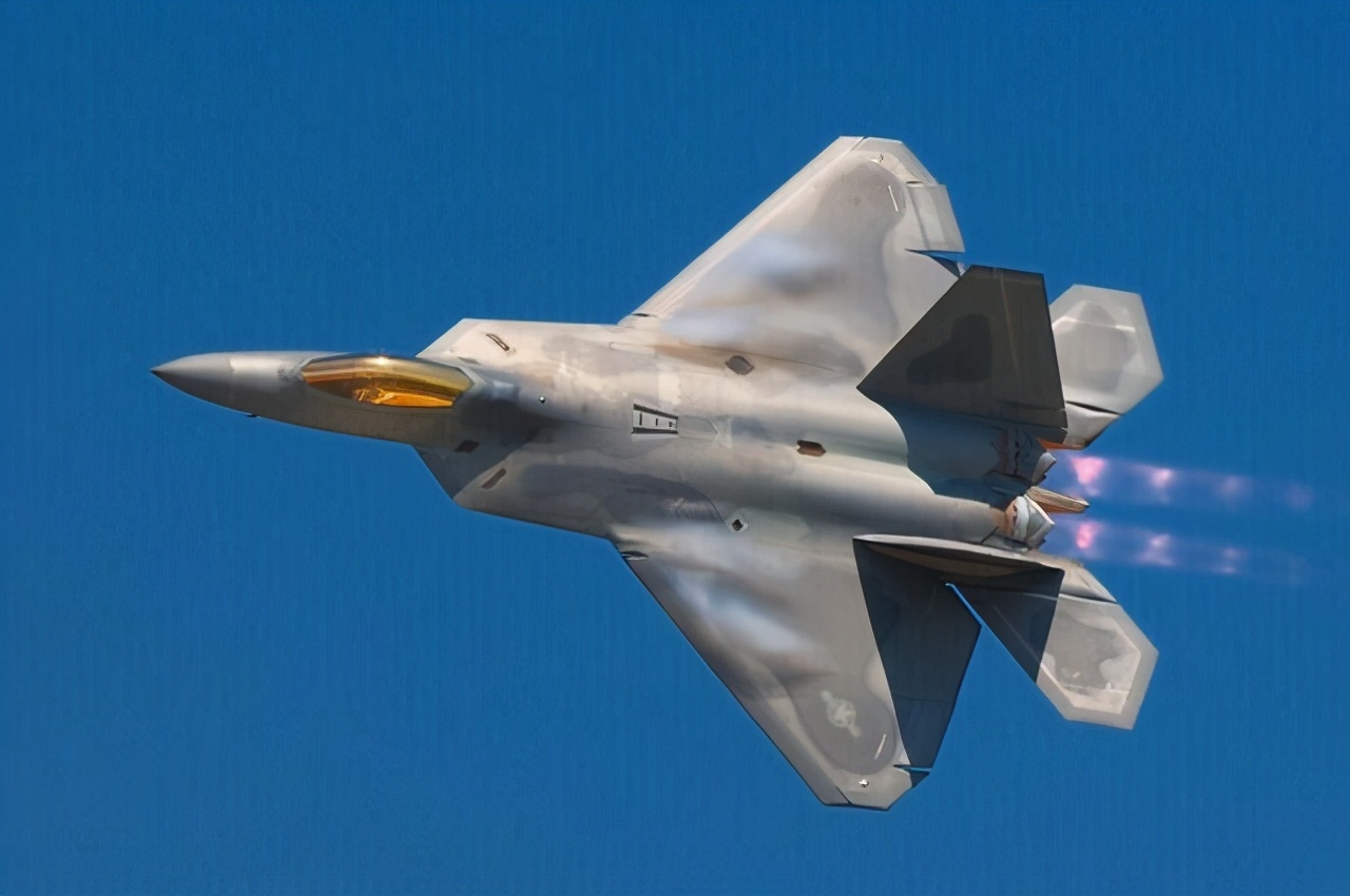 中国制裁美国军工，F-22战机接连报废，中国跑赢的几率有多大