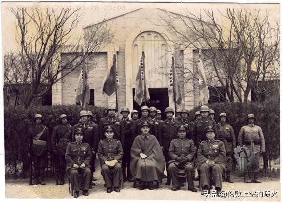 解放战争中国民党到底穿什么样的军装？有像电视上那样打领带吗？