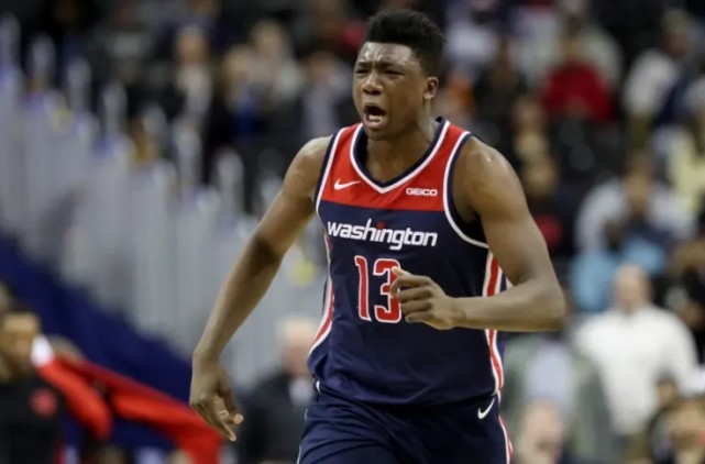 揭秘韋少交易內幕！火箭曾索要23歲中鋒，隊醫支持球隊換來沃爾