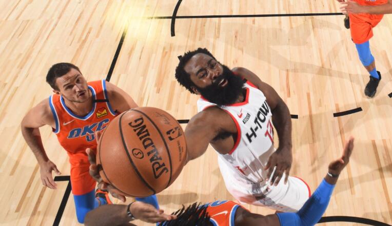 保羅肘擊麥克勒莫襠部！哈登賽後表達不滿，老炮回應：以前故意過