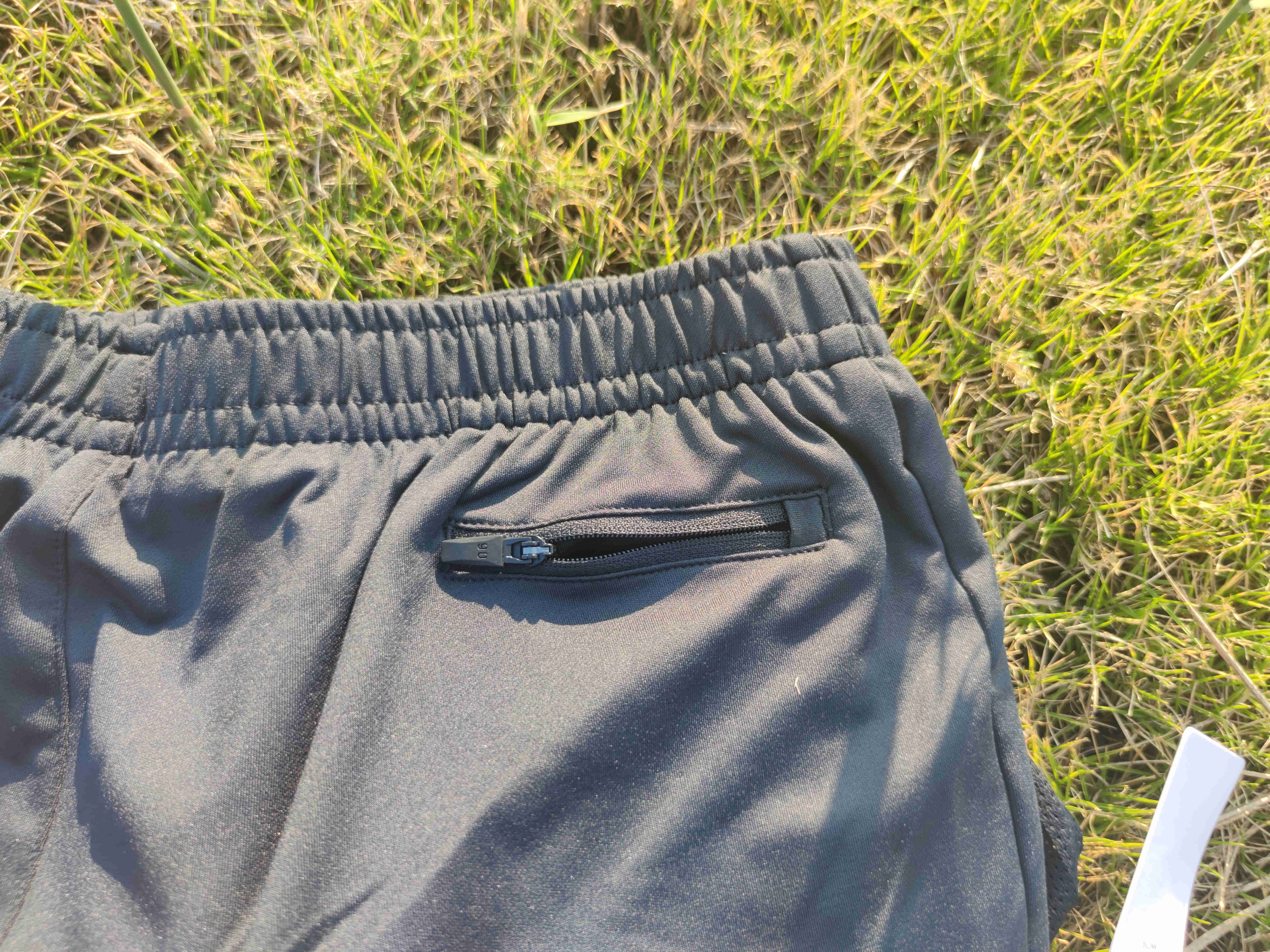 吸湿排汗，穿脱方便，这条运动裤是运动的“最佳搭档”