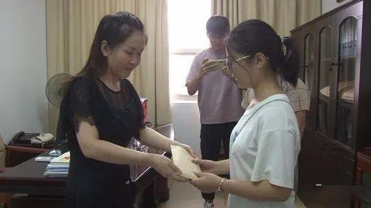 湖南高考676分女学霸钟芳蓉,报考的学校是北京大学冷门专业