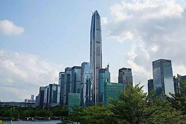 市值蒸发6000多亿，遭大股东减持，成立33年的中国平安怎么了？